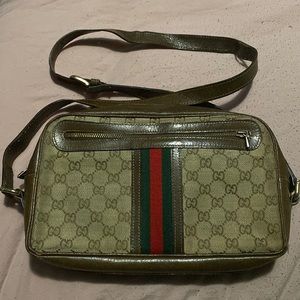 🔥🔥AUTHENTIC GUCCI CAMERA BAG